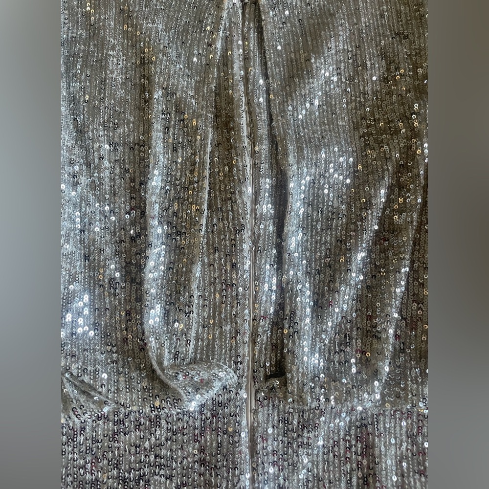 Eliza J Silver Sequin Cocktail Dress Long Sleeve V-Neck Size 4 - Picture 11 of 11